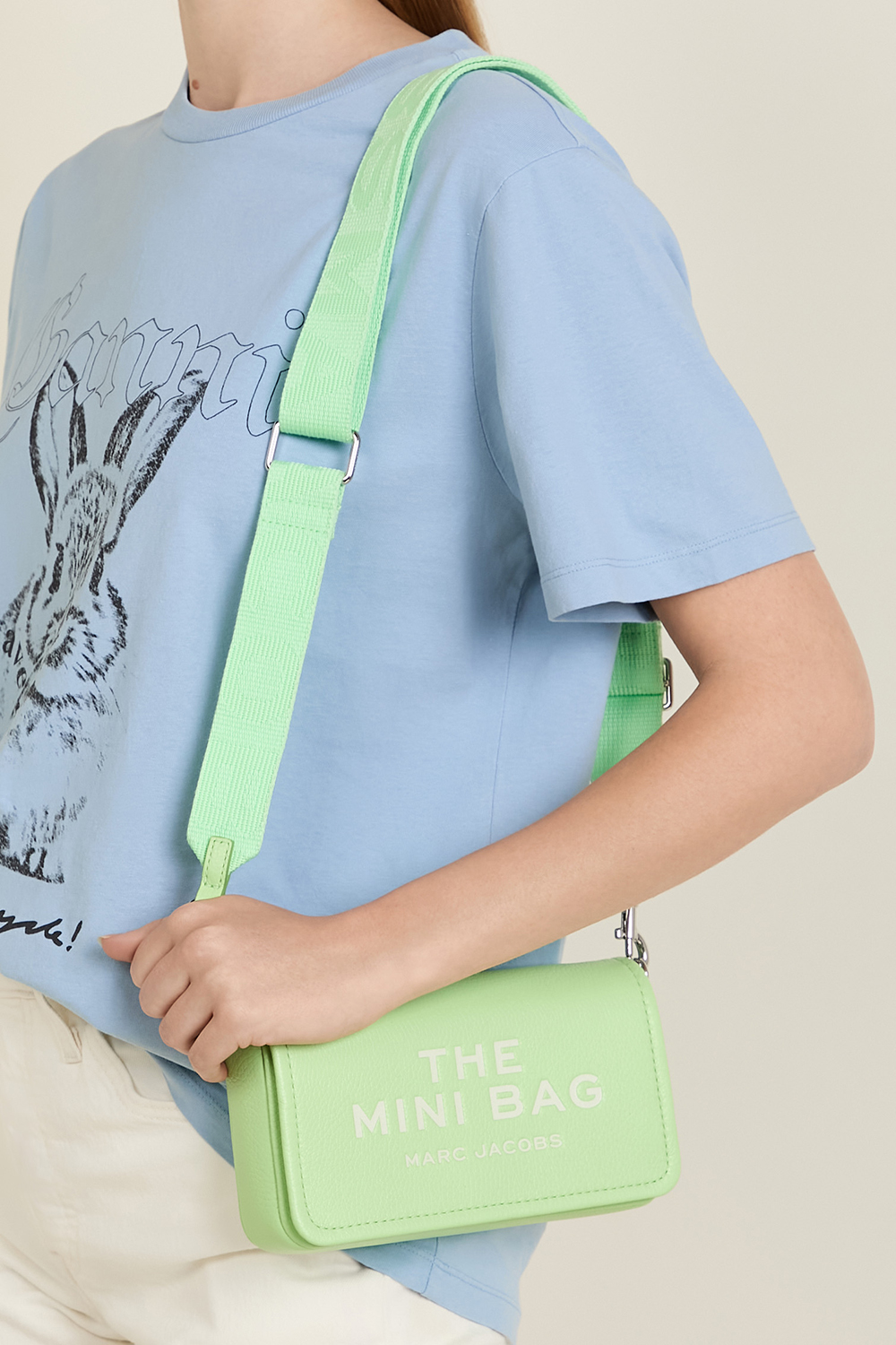 תמונת כל הלוק של תיק מיני MARC JACOBS